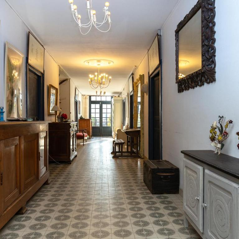 Le Grand Yote - Chambre Lit Queen-Size avec Salle de Bains Commune - 2