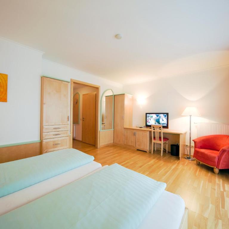 Hotel zum Kirchenwirt Mariazell - Camera Matrimoniale Comfort con Balcone - 4