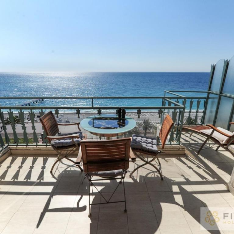 Le Majestic Promenade - Five Stars Holiday House - Appartement - 3