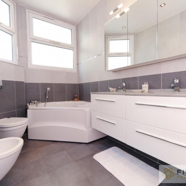 Le Majestic Promenade - Five Stars Holiday House - Appartement - 48