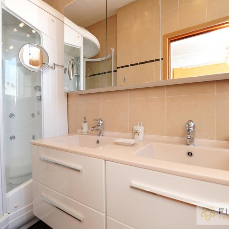 Le Majestic Promenade - Five Stars Holiday House - Appartement - 42