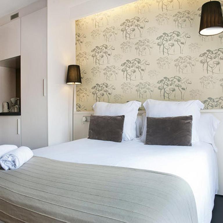 Barcelona Fifteen central Aparthotel - Deluxe Double Room - 7