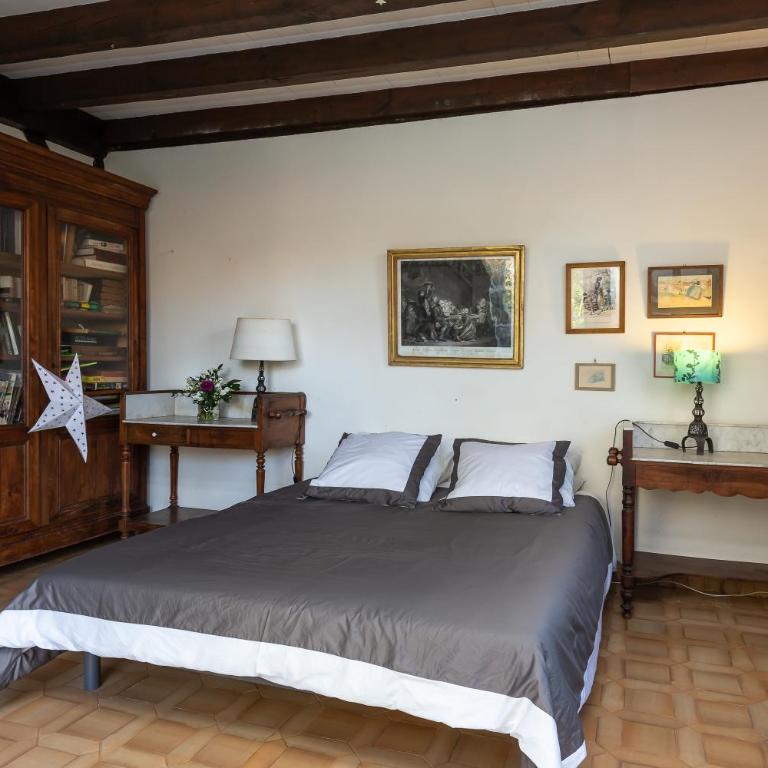 Le Grand Yote - Chambre Lit Queen-Size avec Salle de Bains Commune - 8