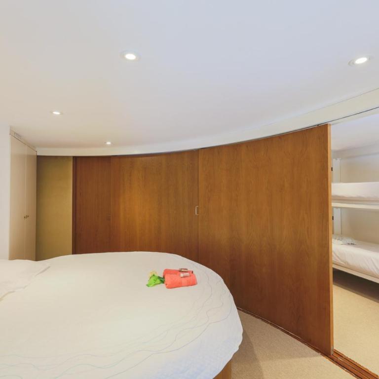 Quai des Marinières AP2015 by Riviera Holiday Homes - Appartement en Duplex - 34