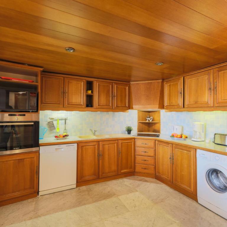 Quai des Marinières AP2015 by Riviera Holiday Homes - Appartement en Duplex - 24