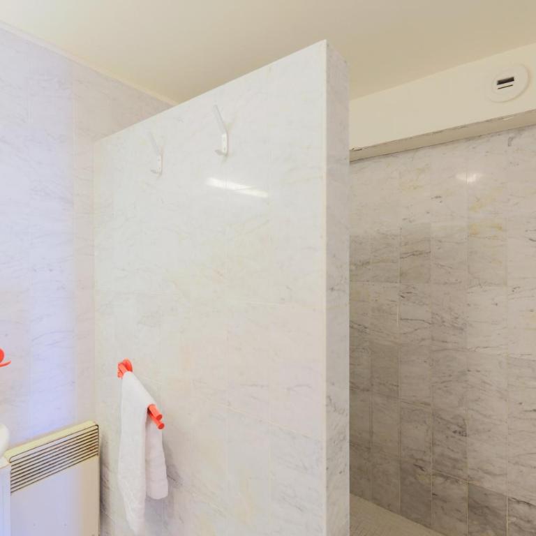 Quai des Marinières AP2015 by Riviera Holiday Homes - Appartement en Duplex - 27