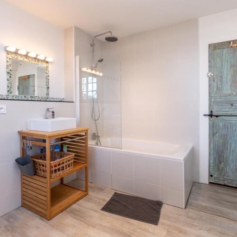 Le Grand Yote - Chambre Lit Queen-Size avec Salle de Bains Commune - 3