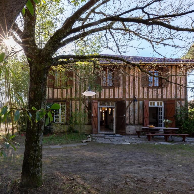 Le Grand Yote - Chambre Lit Queen-Size avec Salle de Bains Commune - 1