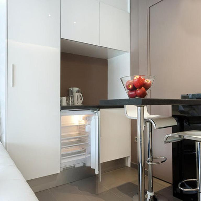 Barcelona Fifteen central Aparthotel - Deluxe Double Room - 16