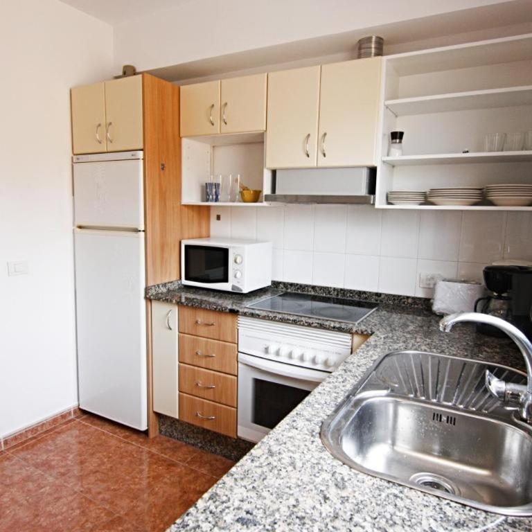 La Perla de Bahia Sol - One-Bedroom Apartment - 15