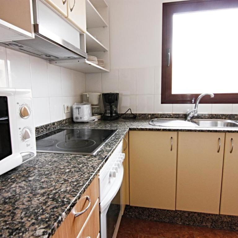 La Perla de Bahia Sol - One-Bedroom Apartment - 17