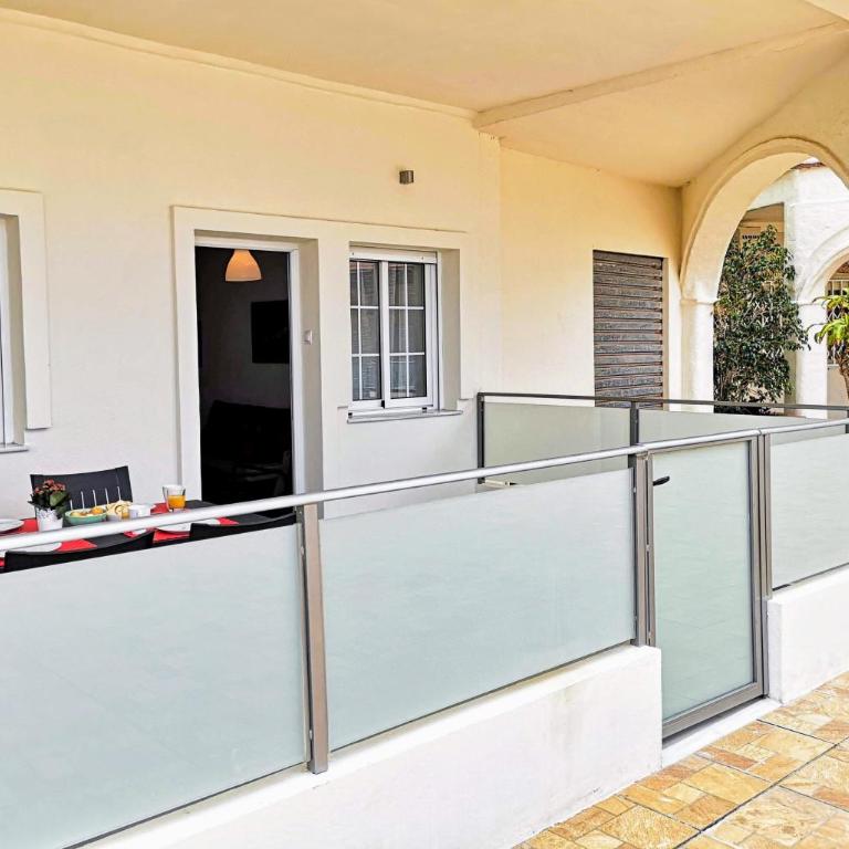 Seaside Marina Apartment - Apartamento con terraza - 14
