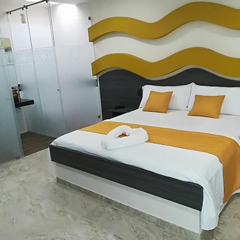 Hotel Diamante Real Cienaga - Suite con bañera de hidromasaje y cama grande - 4