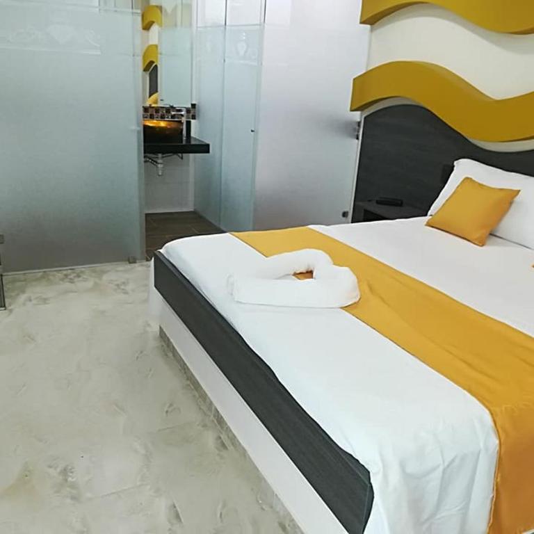 Hotel Diamante Real Cienaga - Suite con bañera de hidromasaje y cama grande - 3