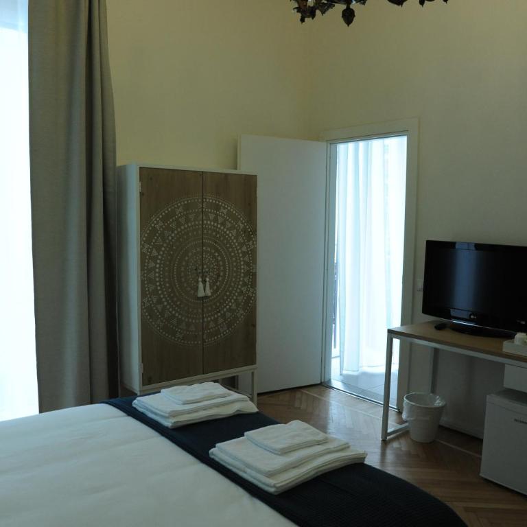 Milano Dreams - Double Room with Private Bathroom - 10