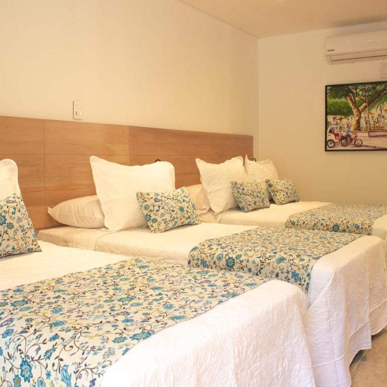 La Gloria Hotel by BespokeColombia - Habitación Familiar con balcón - 6