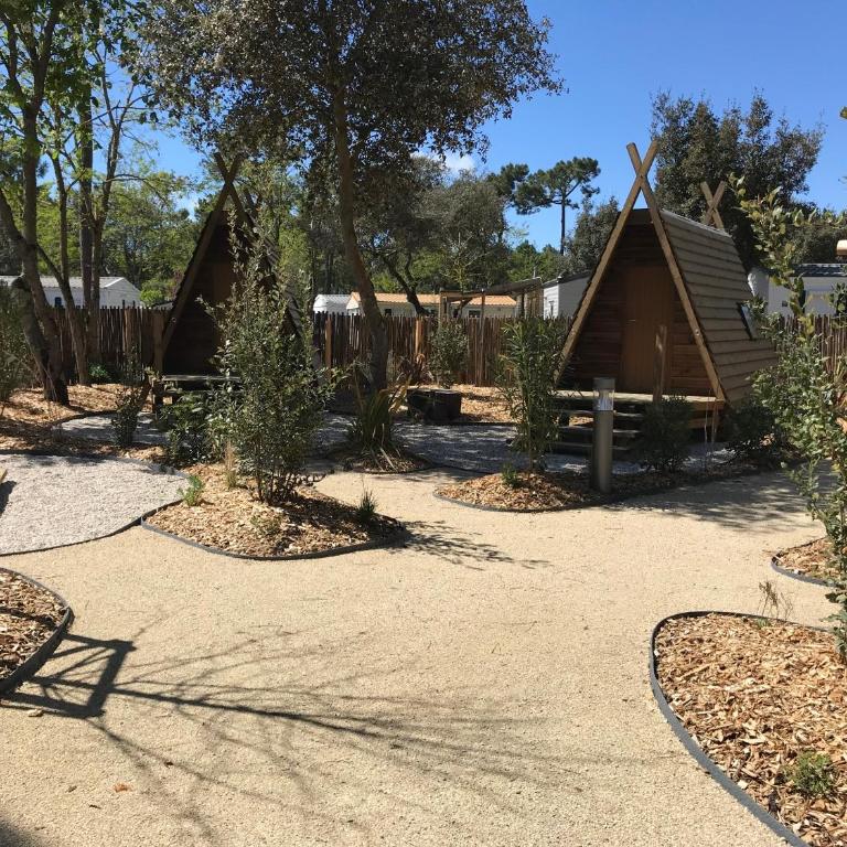 Camping Les Genêts - Cabane - 12