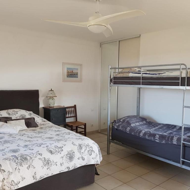 chambre d'hôtes Villa Côte Vermeille - Chambre Familiale avec Balcon - 9