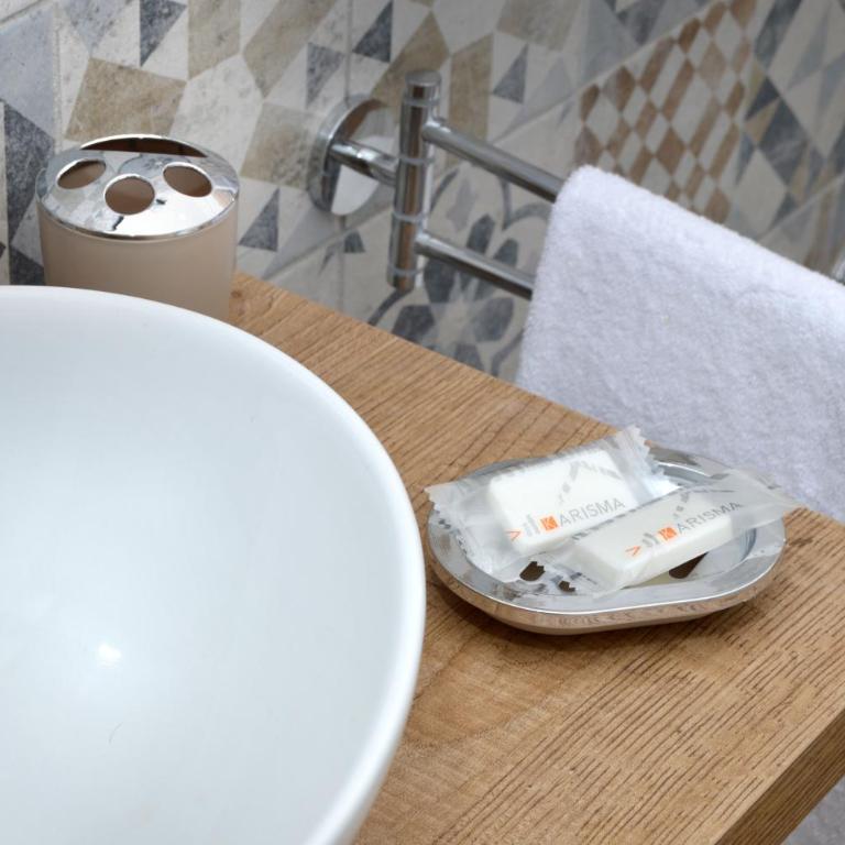 B&BCentral Station Napoli - Camera Matrimoniale con Bagno Privato - 4