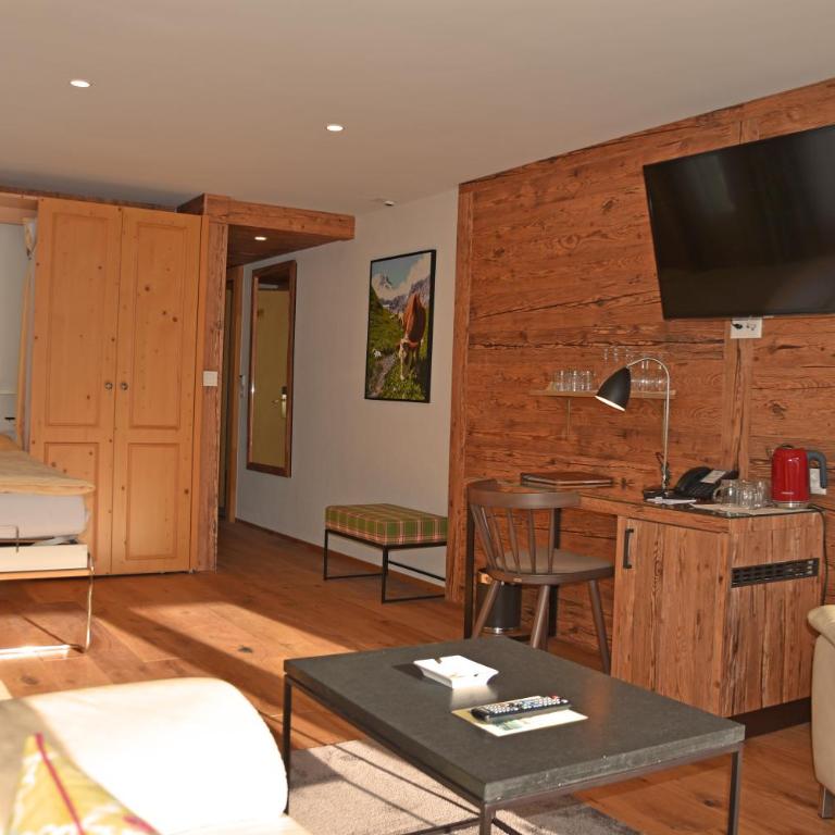 Eiger Mürren Swiss Quality Hotel - Family Suite forest side - 2