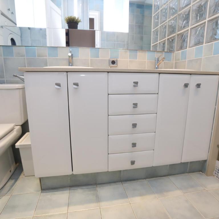 DIFFERENTFLATS Rubens - Apartamento Dúplex de 2 dormitorios con vistas al mar - 11