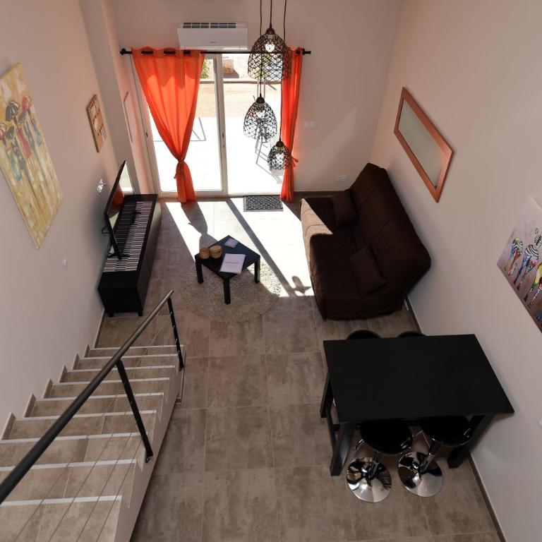 Sous Les Pins gîtes et chambres d'hôtes - Maison 1 Chambre - 31
