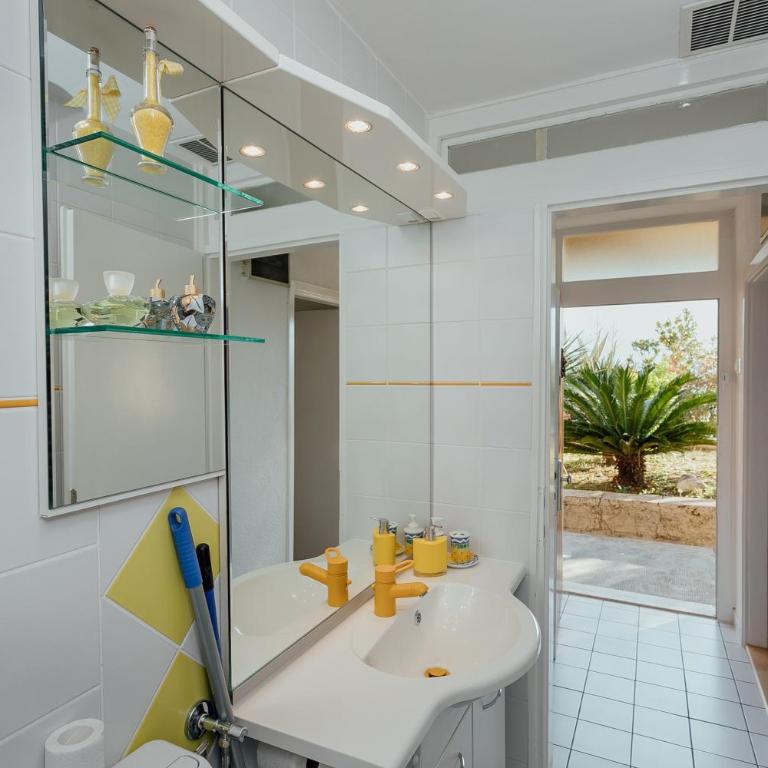 Suncani Skalini- Beachfront Retreat - Apartman sa 1 Spavaćom Sobom - 20
