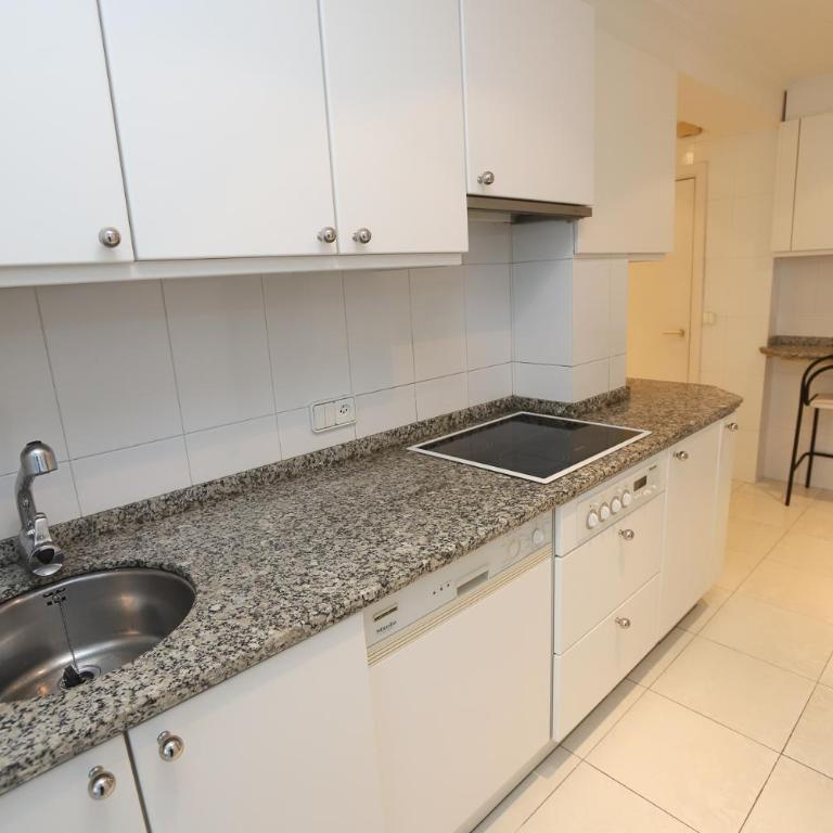 DIFFERENTFLATS Bello Horizonte - Four-Bedroom Apartment with Sea View - 17