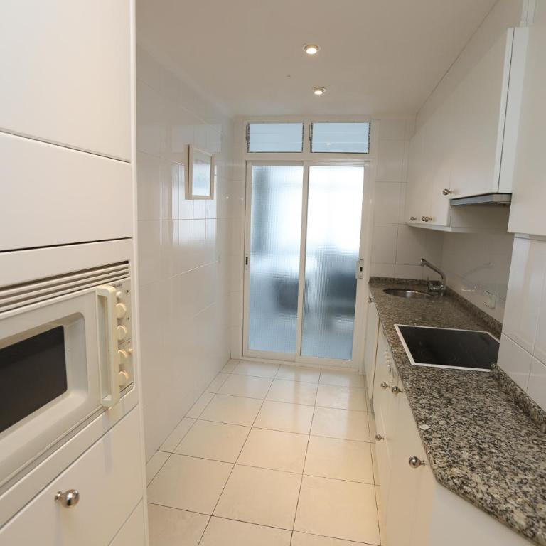 DIFFERENTFLATS Bello Horizonte - Four-Bedroom Apartment with Sea View - 16