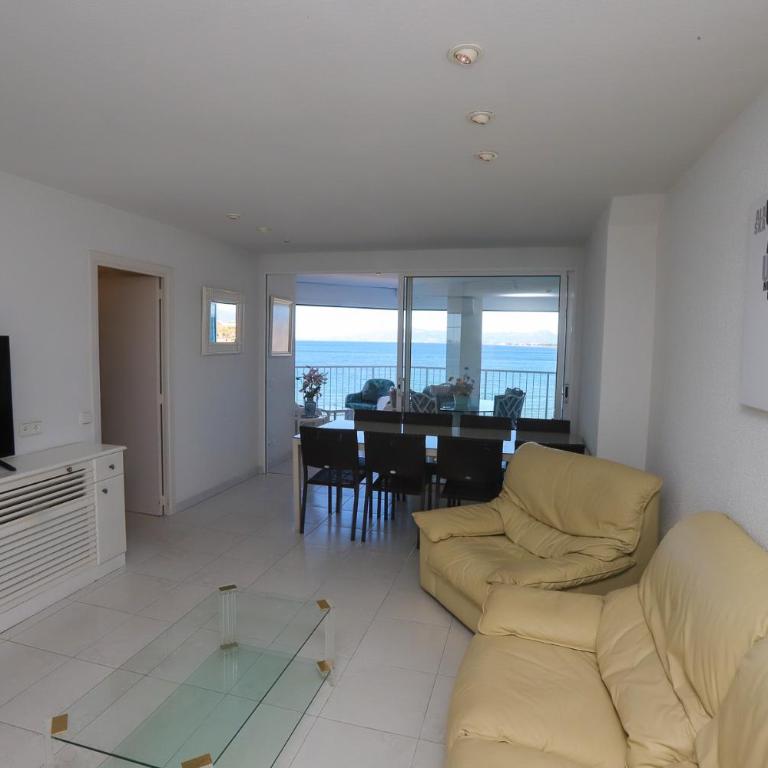 DIFFERENTFLATS Bello Horizonte - Four-Bedroom Apartment with Sea View - 19