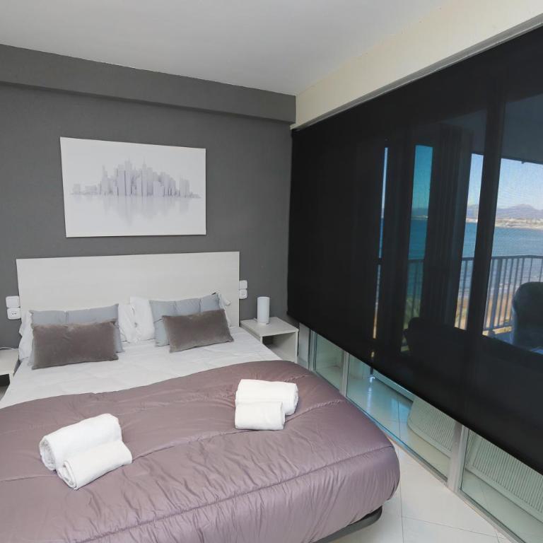 DIFFERENTFLATS Bello Horizonte - Four-Bedroom Apartment with Sea View - 8