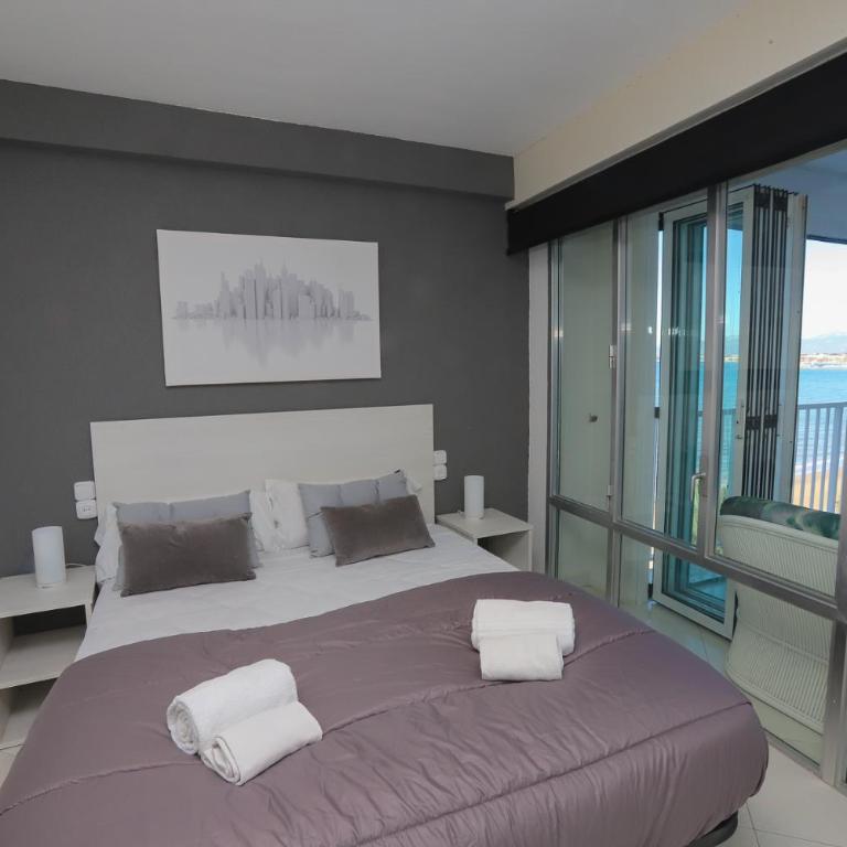 DIFFERENTFLATS Bello Horizonte - Four-Bedroom Apartment with Sea View - 21