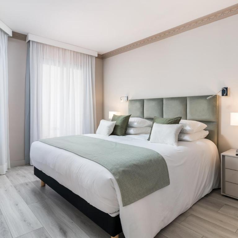 Boutique Hotel B51 - Habitación Doble Deluxe con balcón y vistas al mar - 3