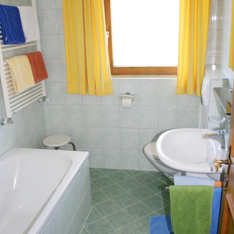 Sunshine Appartements - Apartment with Mountain View - House 2 - 4