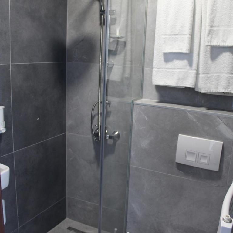 Hotel Grand - Deluks Dvokrevetna Soba sa Bračnim Krevetom/Zasebnim Krevetima - 5