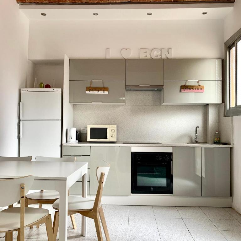 Black & White - Three-Bedroom Apartment - 22