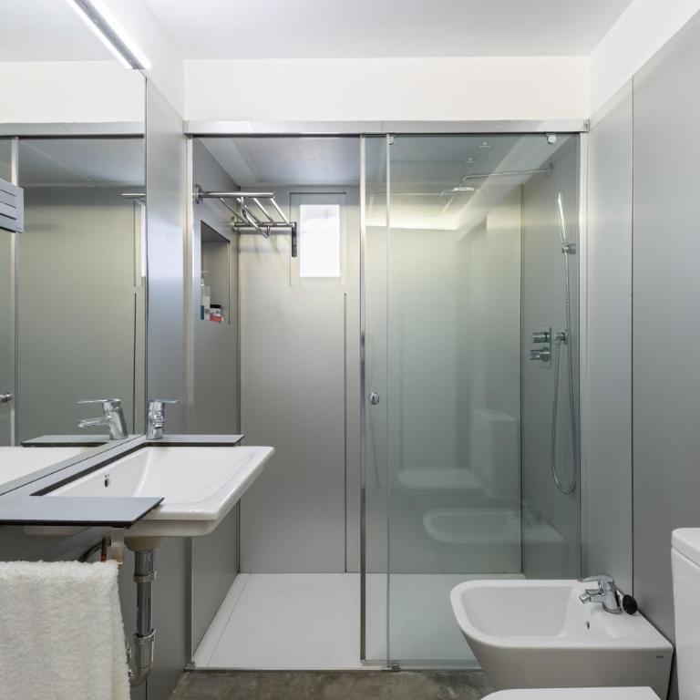 Luxury Cave 100m super terraza vistas Alhambra WIFI - Four-Bedroom House - 32