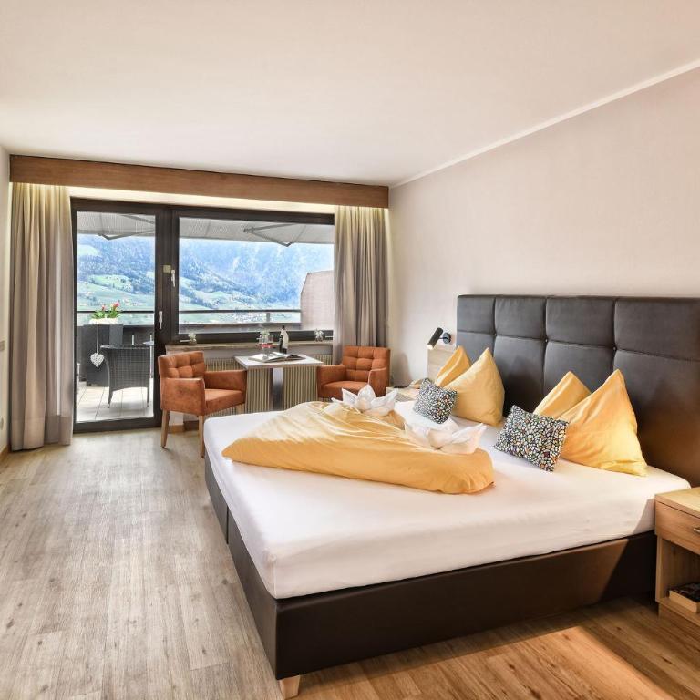 Hotel Tiroler Kreuz - Doppelzimmer mit Poolblick - 4