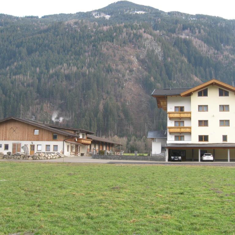 Ferienhaus Spieljochblick - Four-Bedroom Apartment - 5