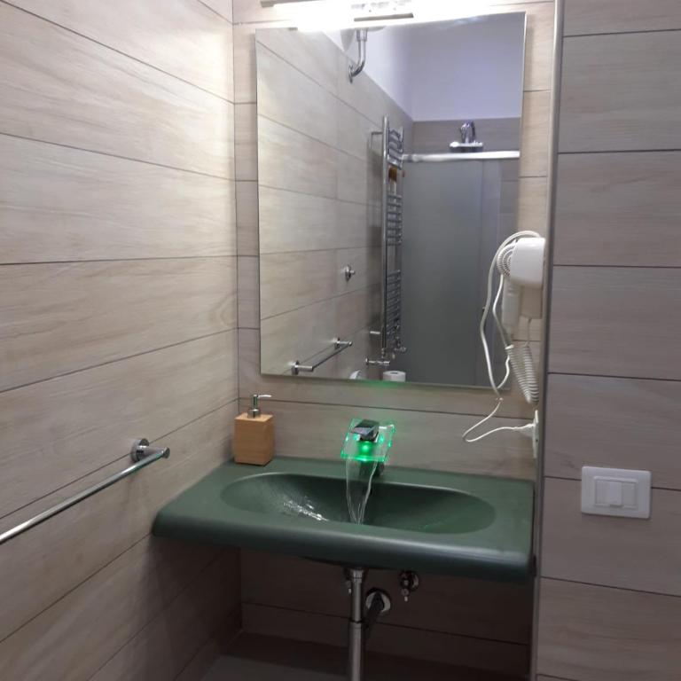 Centro storico Maschio Angioino House - Appartamento con 1 Camera da Letto - 10