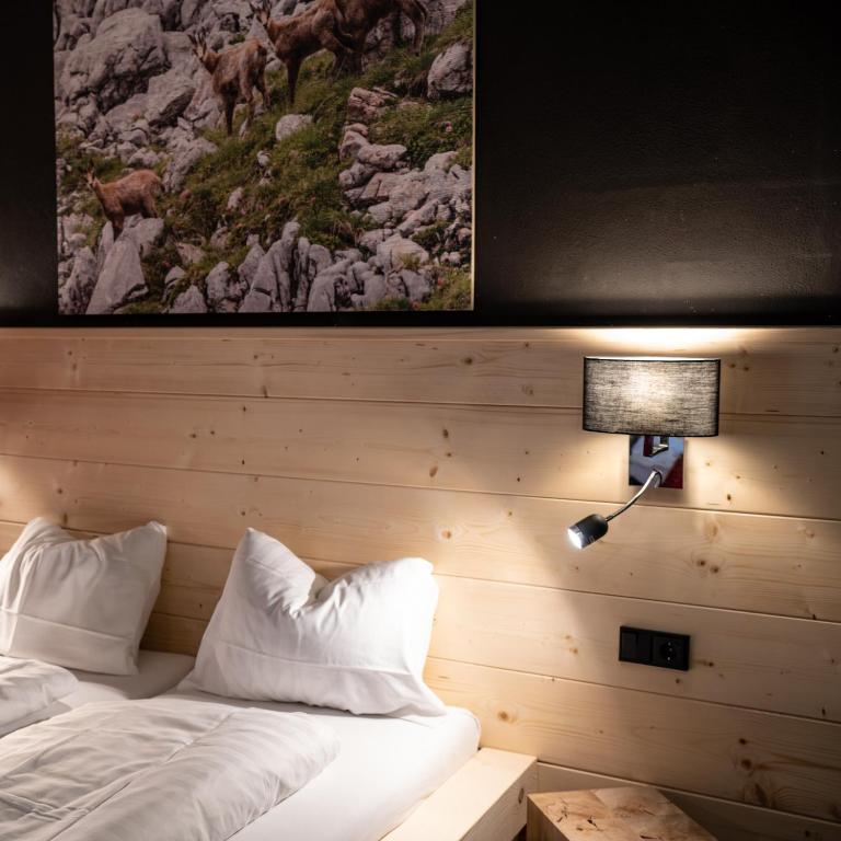 Design Hotel ALPENLIEBE - - - - Boutique-Flair - - - - - Doppelzimmer mit Queensize-Bett - 12