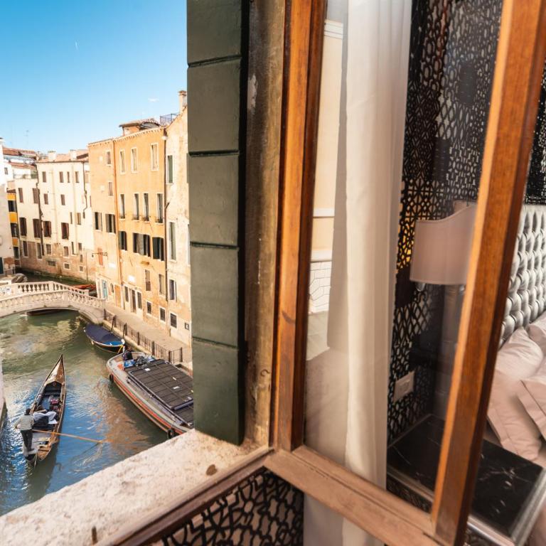 Domus Superior - Camera Matrimoniale Superior con Vista Canale - 1