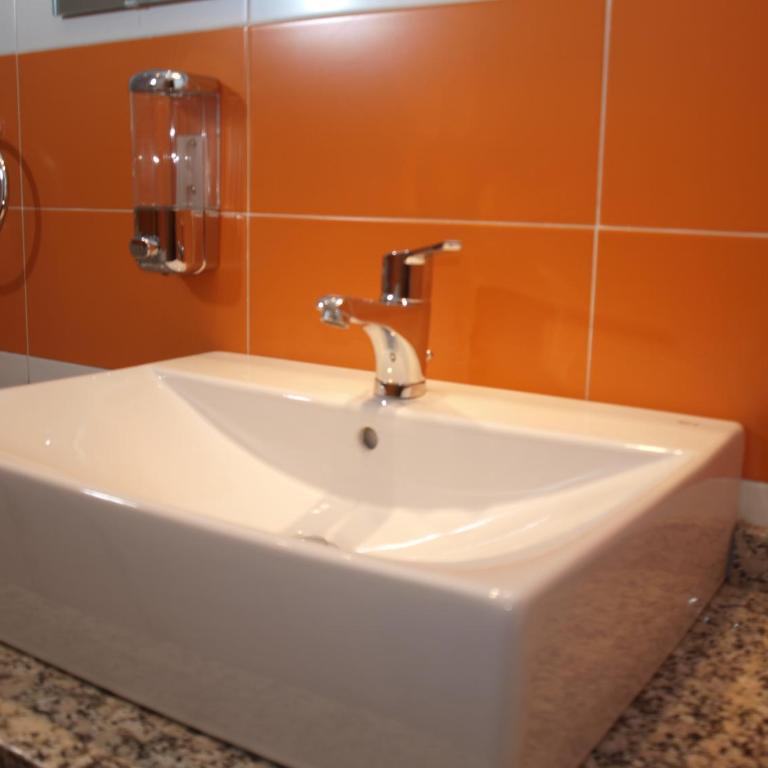 Hostal La Ribera del Júcar - Triple Room (3 Adults) - 11