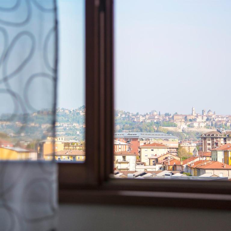 CHIC PANORAMIC APARTMENT - Two-Bedroom Apartment - 22