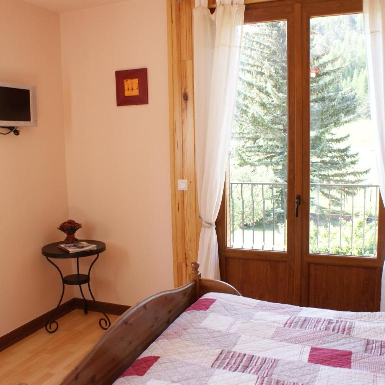 Maison d' hôtes Tranquyl - Chambre Double - Vue sur Montagne - 1