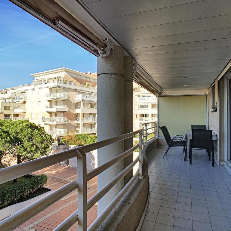 Cozy Apartment sea view Air Cond Renovated in 2026 - Appartement - Vue sur Mer - 4