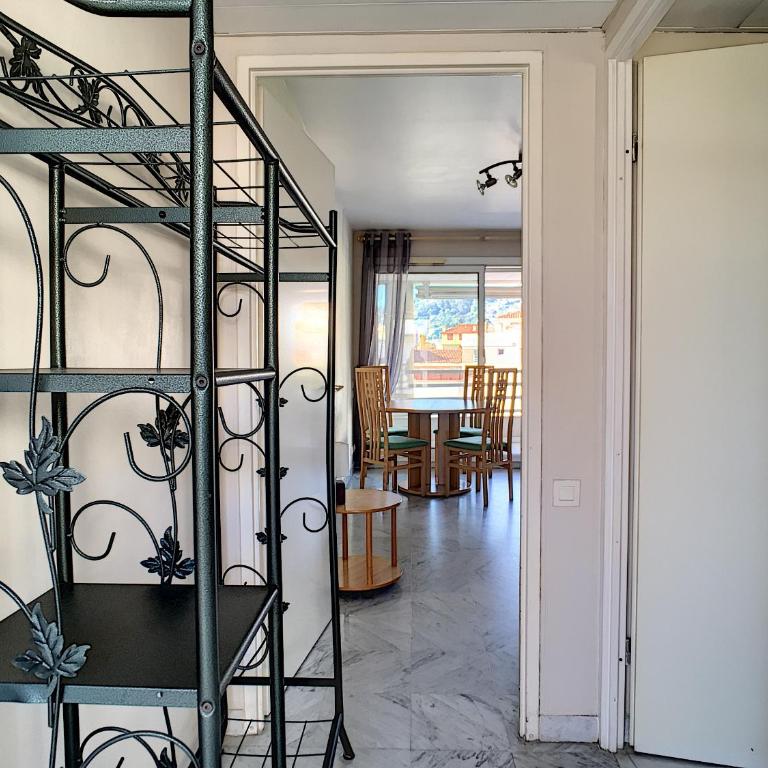 Cozy Apartment sea view Air Cond Renovated in 2026 - Appartement - Vue sur Mer - 11