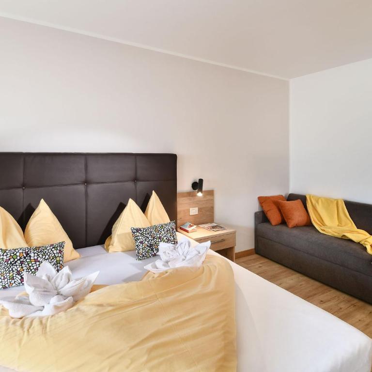 Hotel Tiroler Kreuz - Doppelzimmer mit Poolblick - 2