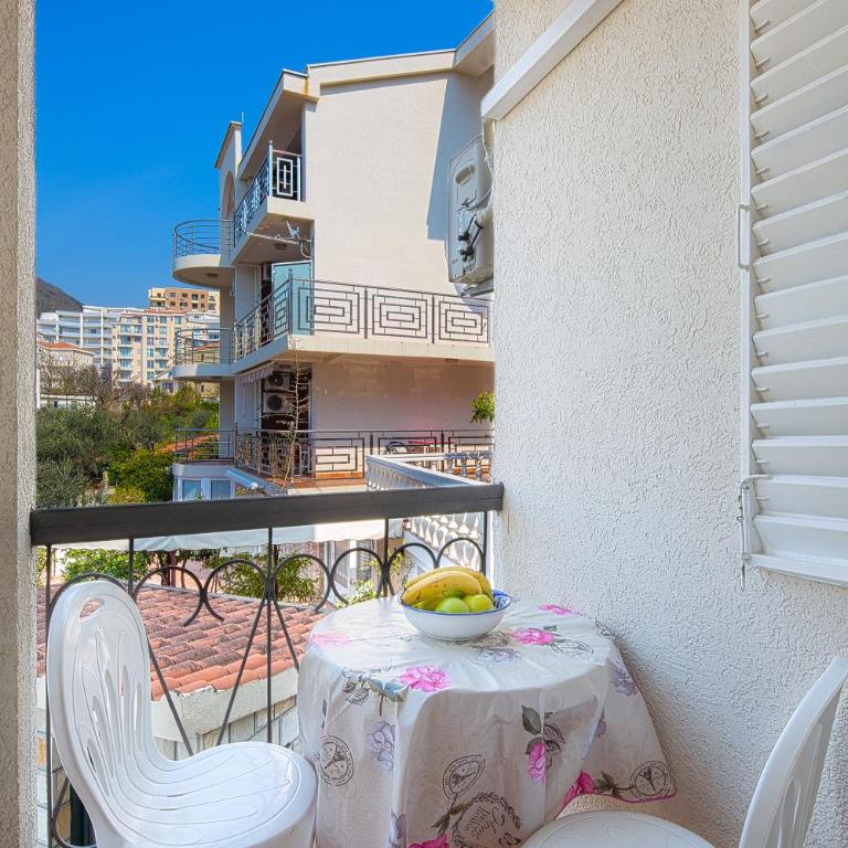 Apartments Bloom Bečići - Apartment with Balcony - 3