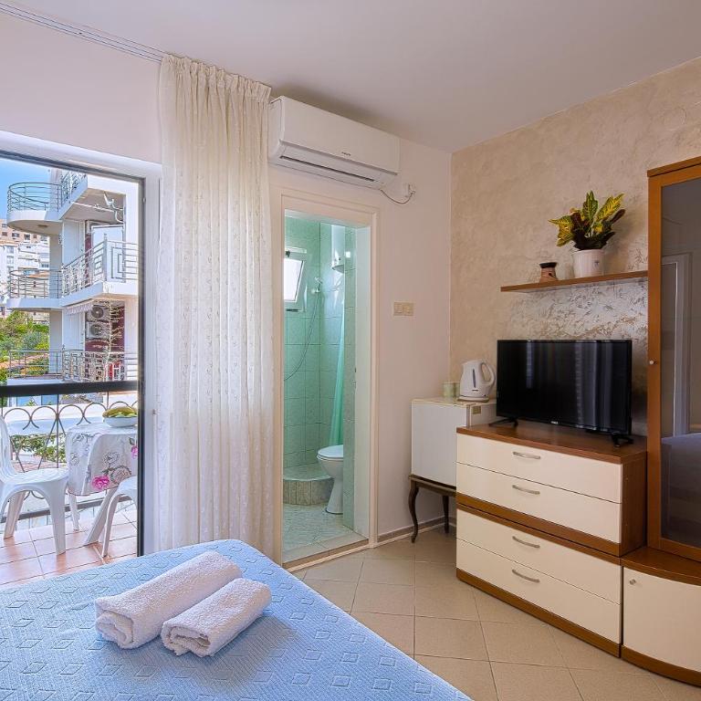 Apartments Bloom Bečići - Apartment with Balcony - 4